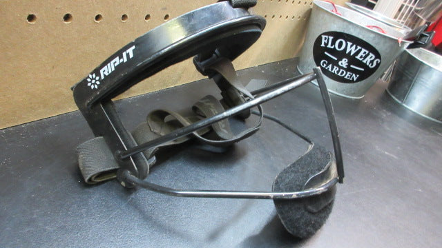 Load image into Gallery viewer, Used Rip-It Fielder's Mask - Size Youth
