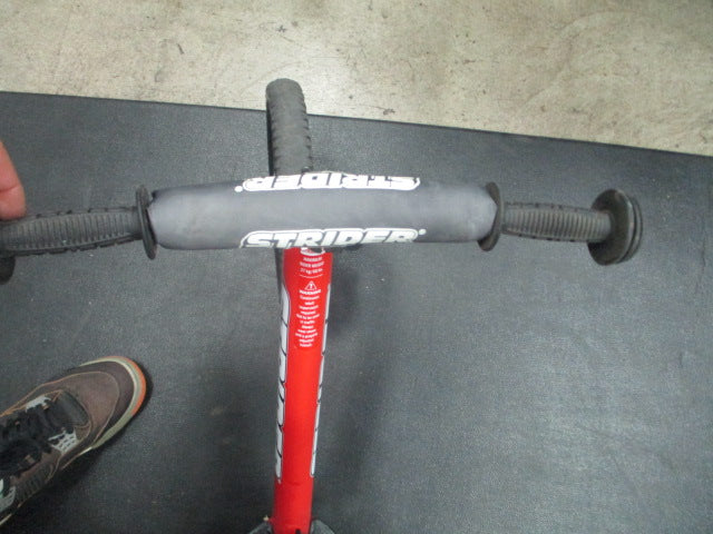 Load image into Gallery viewer, Used Strider 12&quot; Sport Balance Bike
