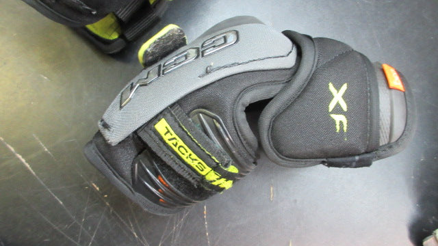 Load image into Gallery viewer, Used CCM Tacks XF Hockey Elbow Pads - JR
