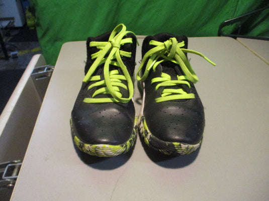 Used Under Armour Size Youth 1 Basetball Shoes