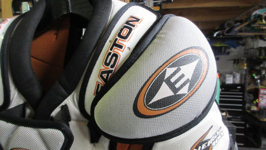 Used Easton Synergy 300 JR Hockey Shoulder Pads - Youth Large