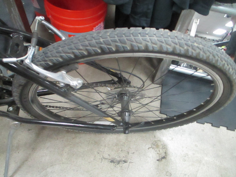 Load image into Gallery viewer, Used Giant Sedona DX 26&quot; 24 Speed Mountain Bike
