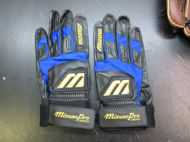 Load image into Gallery viewer, Used Marucci Batting Gloves - Size Adult Large
