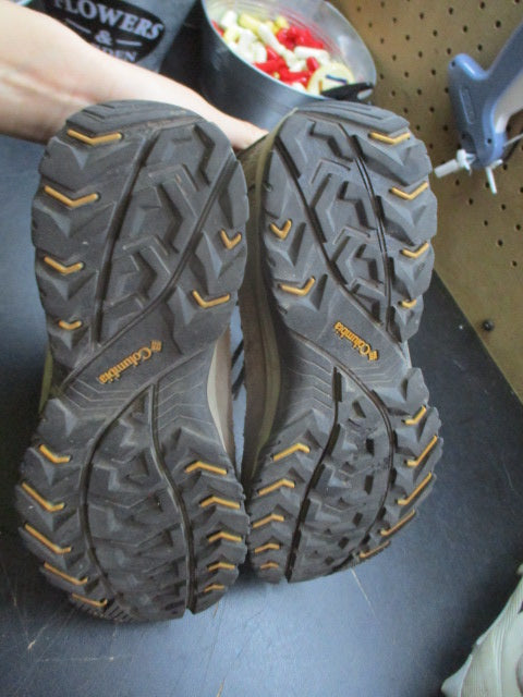 Used Columbia Crestwood Mid Waterproof Hiking Boots - Size 8.5