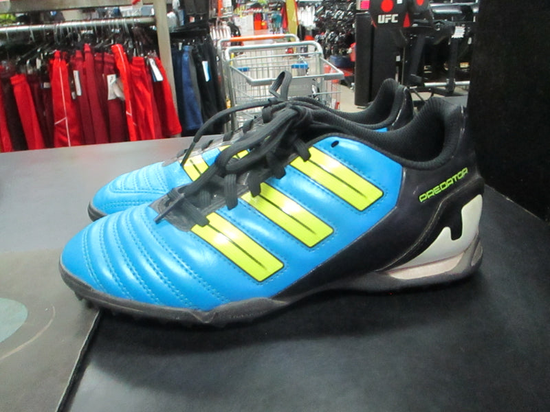 Load image into Gallery viewer, Used Adidas Predator Size 4 Indoor Soccer Shoes
