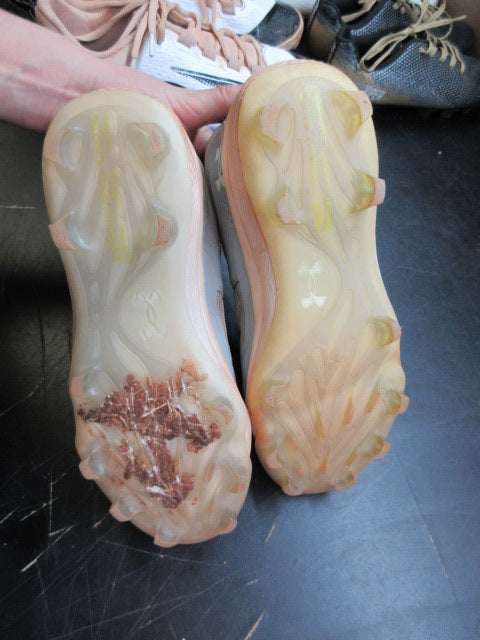 Load image into Gallery viewer, Used Under Armour Glyde MT TPU Softball Cleats - Size 7.5
