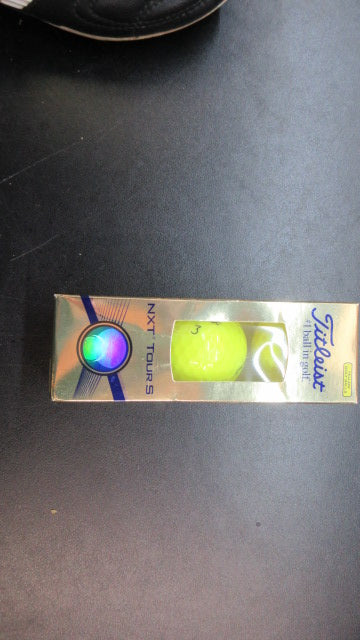 Load image into Gallery viewer, Titleist NXT Tour S Golf Balls - 3PK
