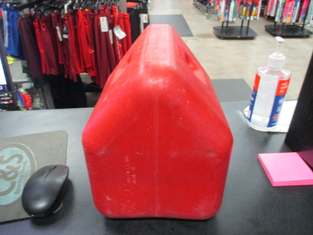 Load image into Gallery viewer, Used Blitz Gasoline Can 2 Gallon 8oz
