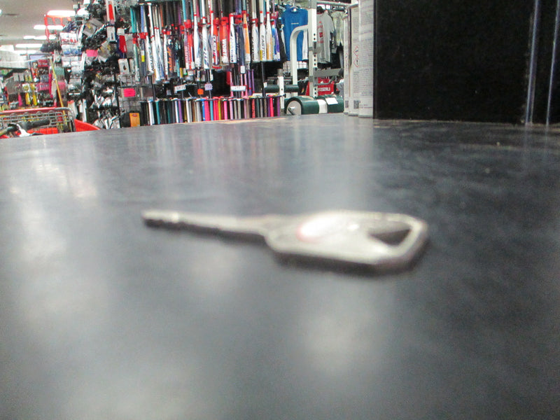 Load image into Gallery viewer, Used Inno Nexess Universal Ski Rack W/ Key
