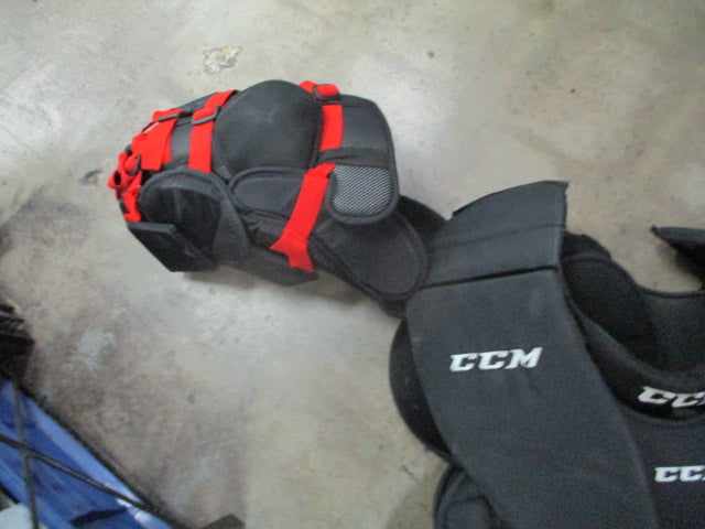 Load image into Gallery viewer, Used CCM CL500 NHL Adult Medium Goalie Pads Chest Protector with arm pads
