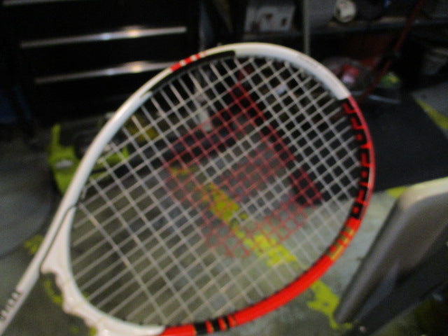 Load image into Gallery viewer, Used Wilson Federer 110 27&quot; Tennis Racquet
