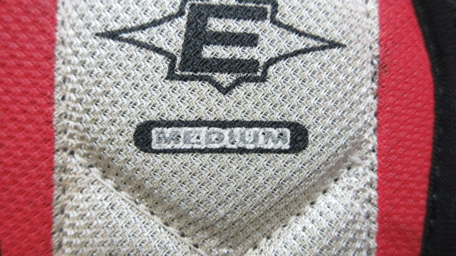 Load image into Gallery viewer, Used Easton Synergy ST4 Hockey Shoulder Pads - Size Youth Medium
