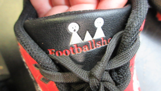 Load image into Gallery viewer, Used Soccer Cleats - Size Youth 7.5
