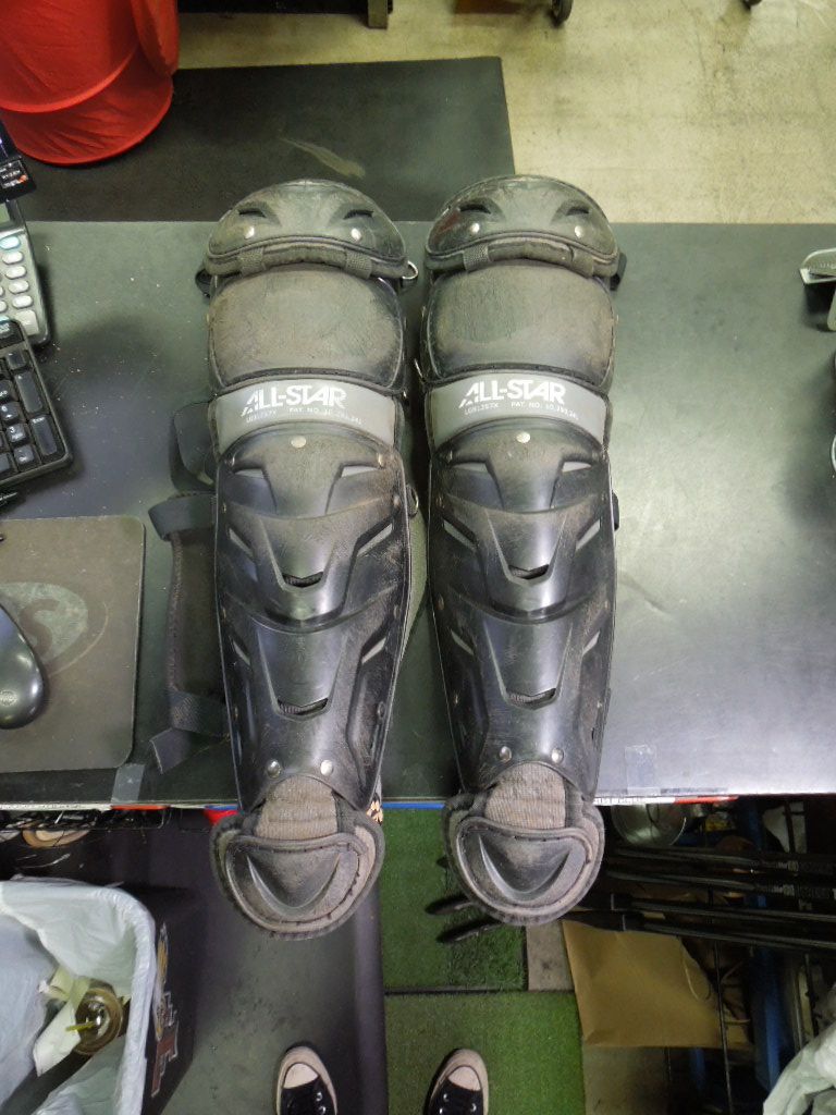 Load image into Gallery viewer, Used All Star System 7 LG912S7X Catchers Shin Guards Size 17"
