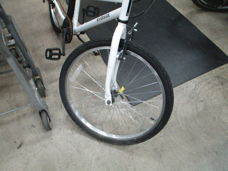 Load image into Gallery viewer, Used Riverside 100 24&quot; 7 Speed Teen Bicycle
