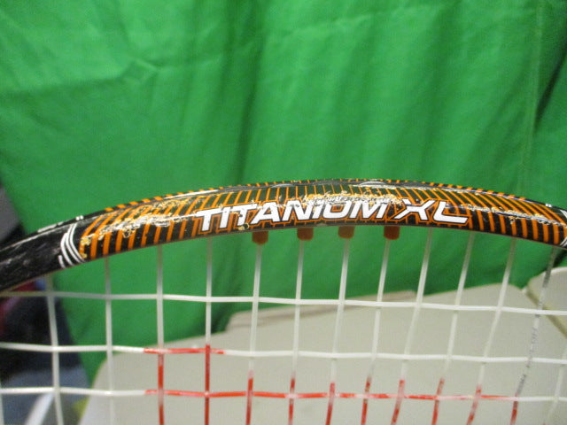 Load image into Gallery viewer, Used Wilson V - Martrix 27&quot; Tennis Racquet
