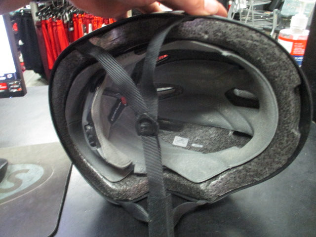 Load image into Gallery viewer, Used Giro Bevel 55.5Cm - 59Cm Snow  Helmet
