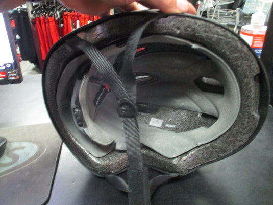 Used Giro Bevel 55.5Cm - 59Cm Snow  Helmet