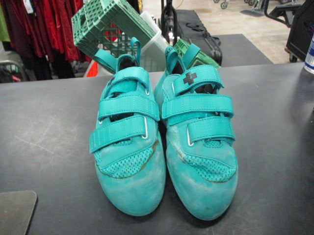 Load image into Gallery viewer, Used So Ill Size 8 Climbing Shoes
