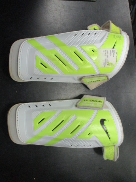 Used Nike Guard Lock Soccer Shin Guards Size XL