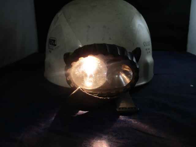 Load image into Gallery viewer, Used Petzl Vertex Best Ansi Duo Climbing Helmet w/ Light - works
