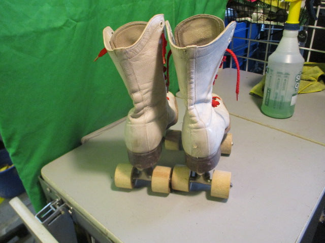 Load image into Gallery viewer, Used Vintage Leather Roller Skates Chicago Size Unknown
