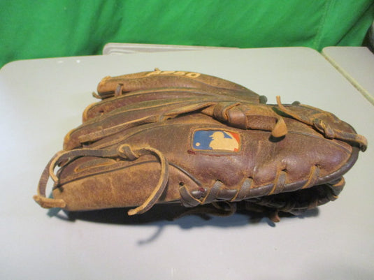 Used Wilson A950 11.5" Glove - RHT