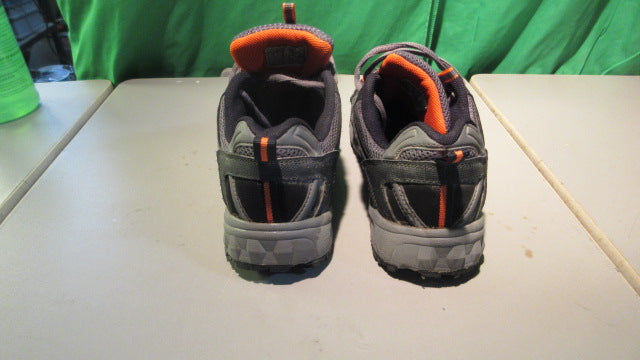Load image into Gallery viewer, Used LA Gear Hiking Shoes Size 7.5
