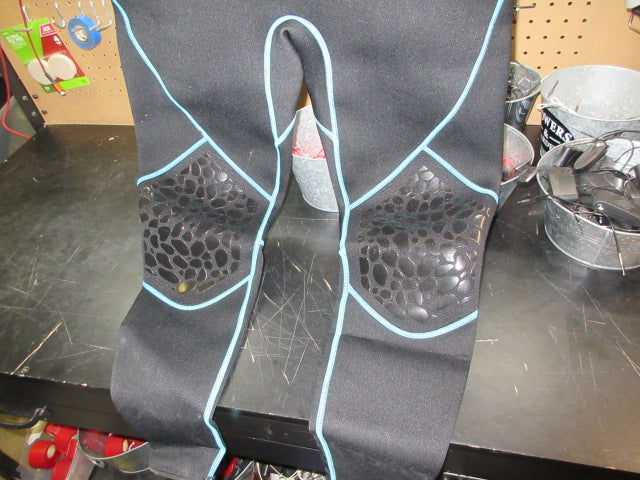 Load image into Gallery viewer, Used Hevto Men Wetsuit 3/2mm - Size Large
