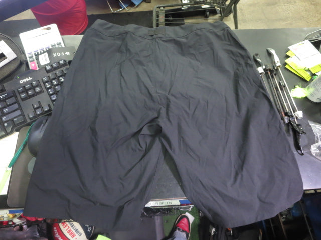 Load image into Gallery viewer, Used Fox Ranger Shorts with inner Liner 2.0 Size 36
