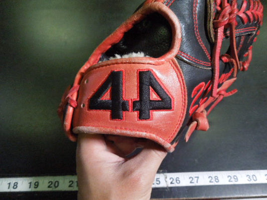 Used 44 Pro Signiture Series 11.5" RHT Infield Glove
