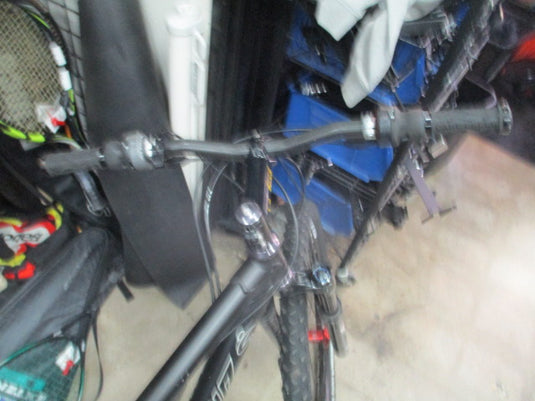 Used Santa Cruz B BLUR Full Suspension Mountain Bike