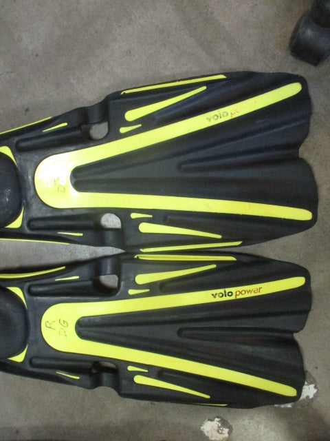 Load image into Gallery viewer, Used Mares Volo Power Open Heel Scuba Fins Size Regular
