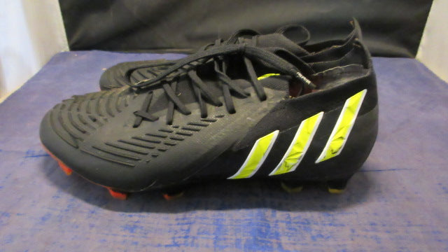 Load image into Gallery viewer, Used Adidas Predator Soccer Cleats Youth Size 5.5 - wear
