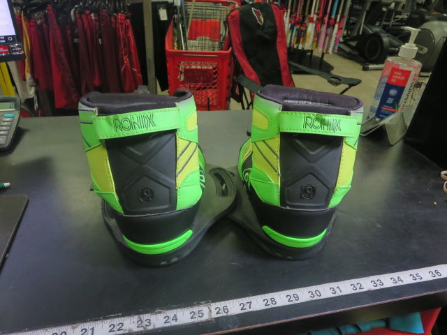 Load image into Gallery viewer, Used Ronix Vision Wakeboarding Boots + Bindings Size K2/6

