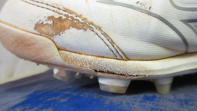 Load image into Gallery viewer, Used Mizuno 9 Spike Advanced Finch Elite 5 Cleats Adult Size 7 - worn
