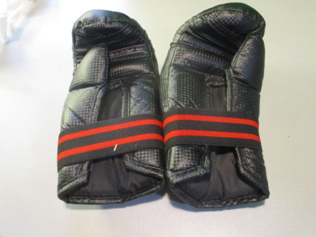 Load image into Gallery viewer, Used ATA MArtial Arts Gloves Size Child
