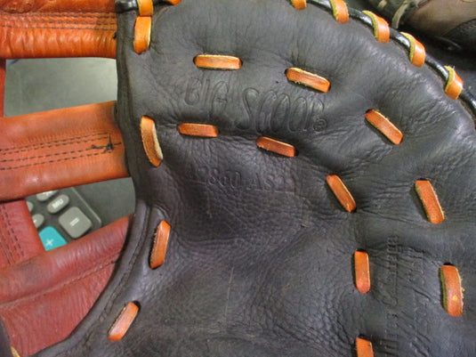 Used Wilson A2860 AS22 Big Scoop RHT 1st Baseman's Glove