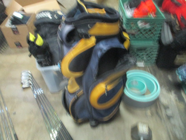 Load image into Gallery viewer, Used Paragon Golf Bag (BENT INSIDE)
