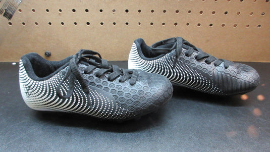 Used Vizari Soccer Cleats - Size 12.5 Youth
