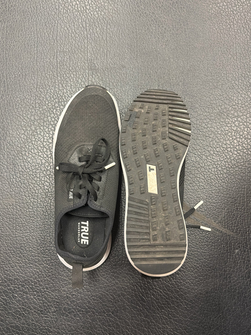 Load image into Gallery viewer, Used True Wanderlux Golf Shoes Size 11.5
