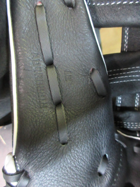 Load image into Gallery viewer, Used Wilson A450 12" Glove - RHT
