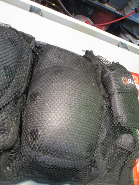 Used Razor Youth 8+ Skaing Pad Set