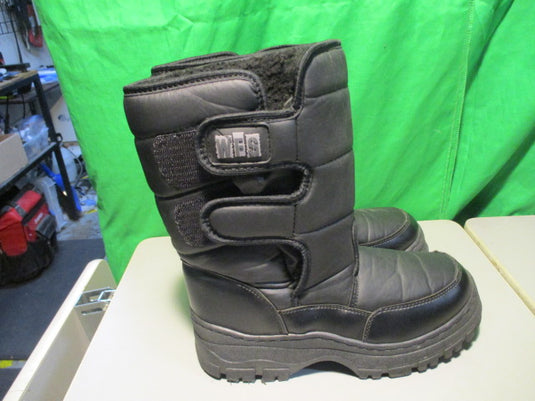 Used WFS Size 9 Winter Snow Boots