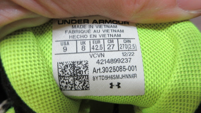 Load image into Gallery viewer, Used Under Armour U/A Football Cleats - Size 9
