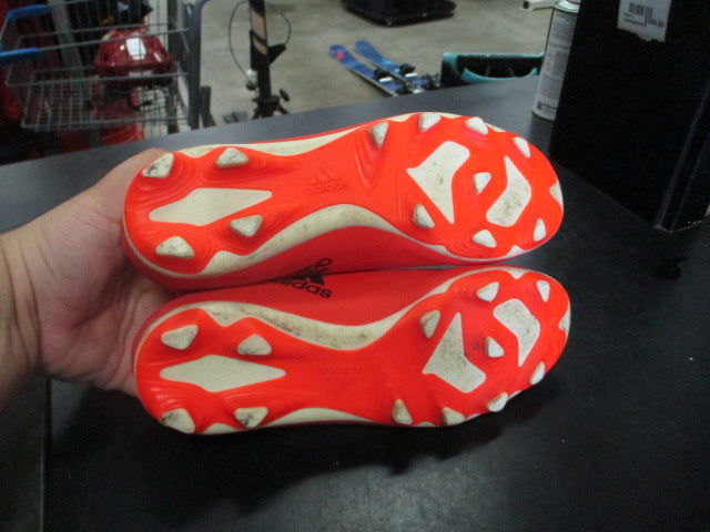 Load image into Gallery viewer, Used Adidas X Speedflow.4 FxG Size 2.5 Soccer Cleats
