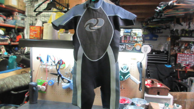 Load image into Gallery viewer, Used The Realm Shorty Wet Suit - Size XL
