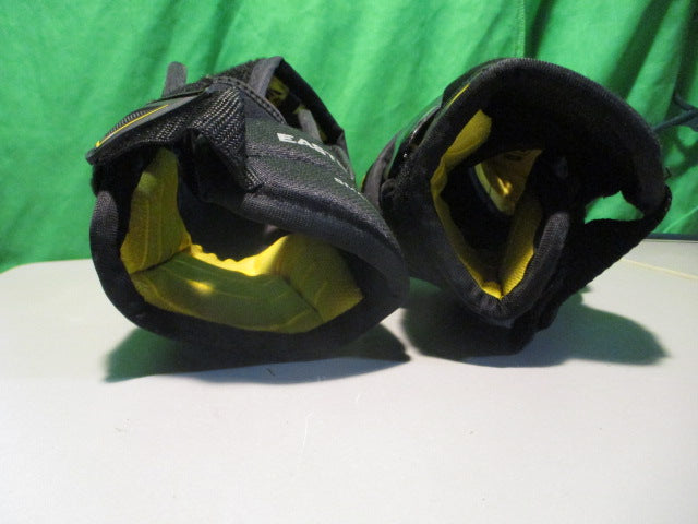 Load image into Gallery viewer, Used Easton RS Size Small Hockey Elbow Pads
