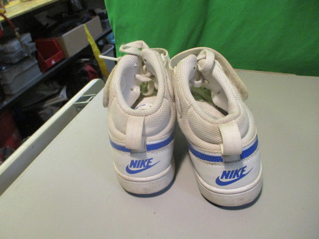 Load image into Gallery viewer, Used Nike Mid Size Youth 3.5 Sneakers
