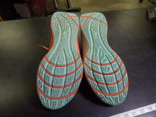 Load image into Gallery viewer, Used Nike LeBron TR 1 BWA Cross Training Shoes Size 11.5
